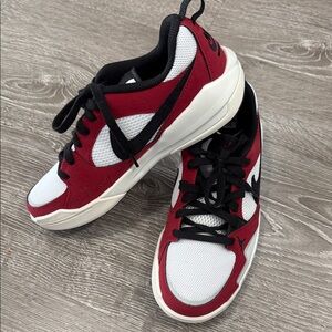 Nike Jordan Low-Top Sneakers in Red, White & Black